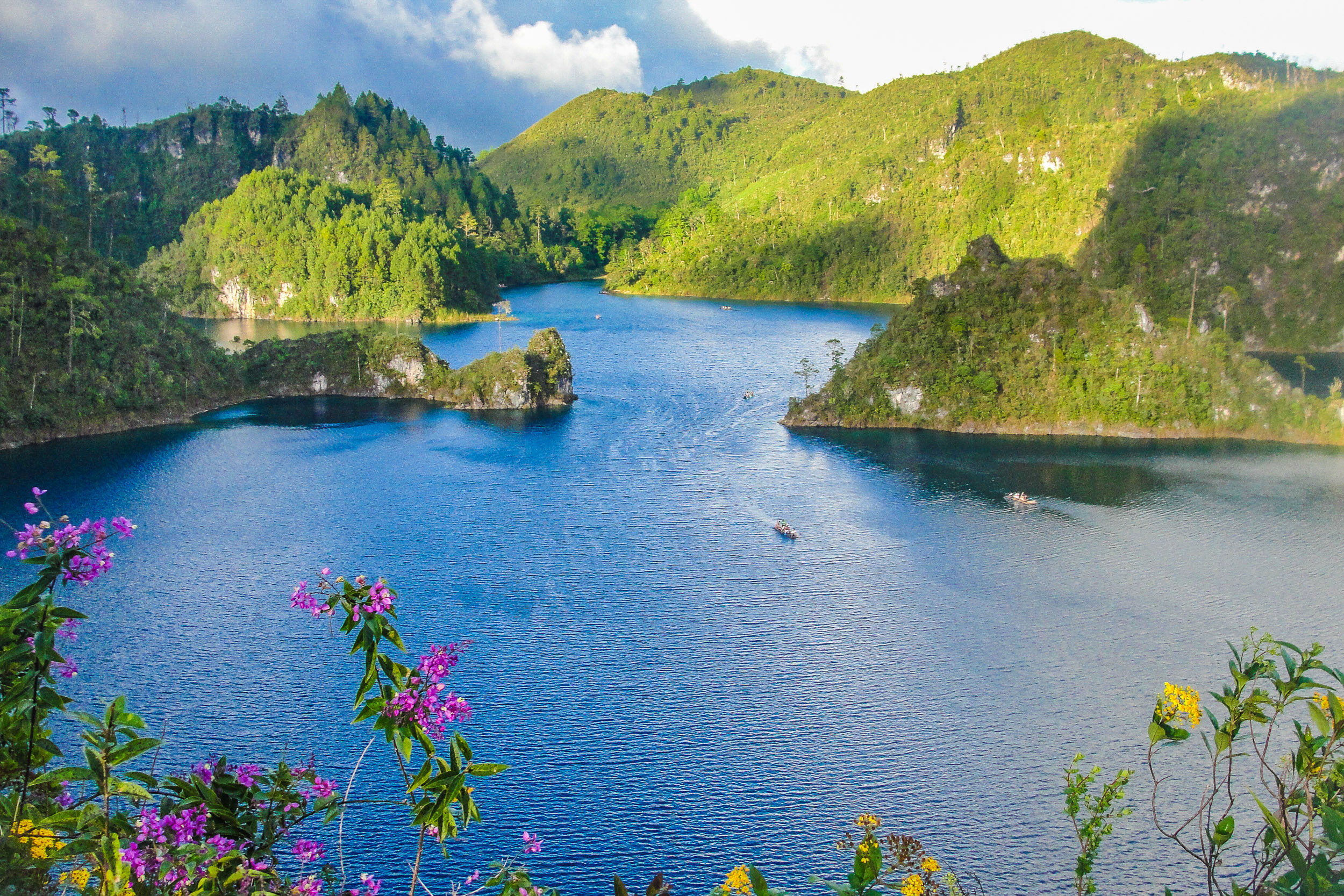 Lagunas de Montebello, México Sin Postal
