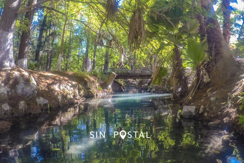 La Media Luna | Sin Postal La Media Luna | Sin Postal